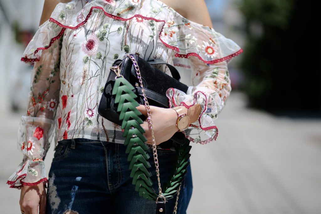 Cute top and jeans combo