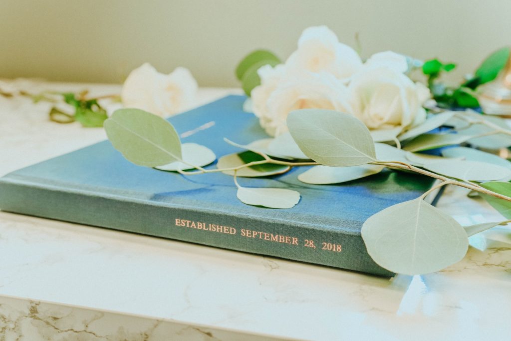 How to create a wedding guest book you will love