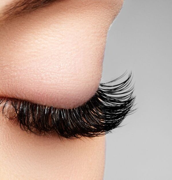 frizzy lashes after lash lifts